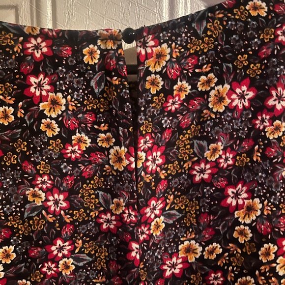 Cute Floral Top - Picture 4 of 8